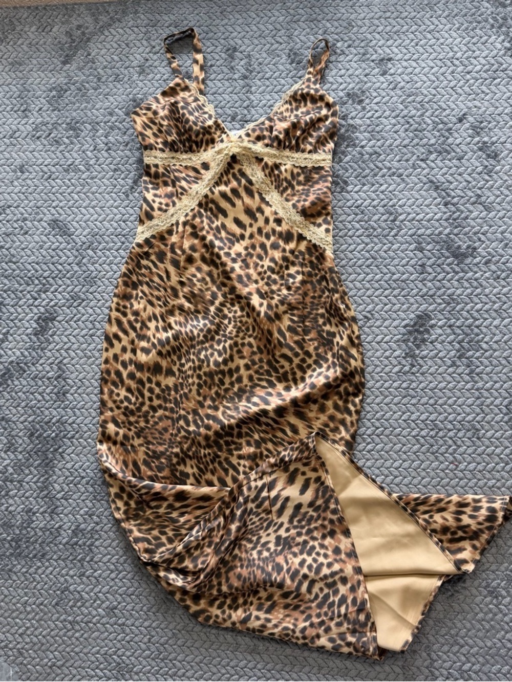 NWT Princess Polly Leopard Print Satin Midi Dress with Lace Detail Size 4 - Picture 4 of 16